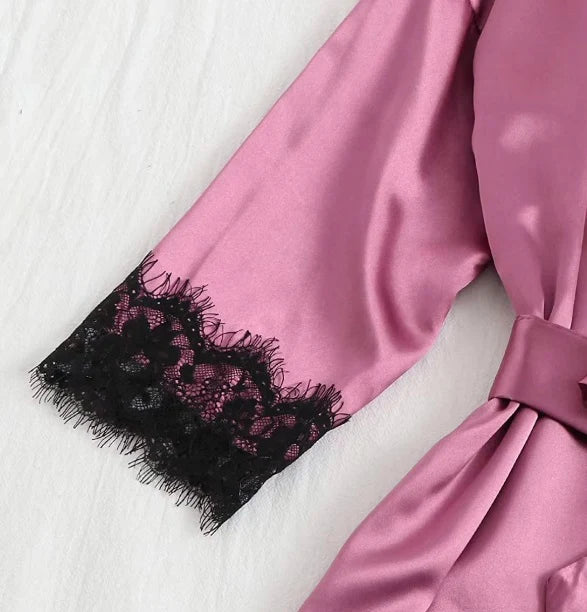 Ensemble lingerie sexy de nuit en satin de soie et dentelle